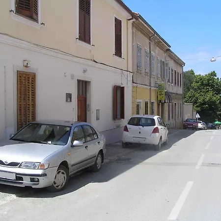 Apartment Pula 29 *